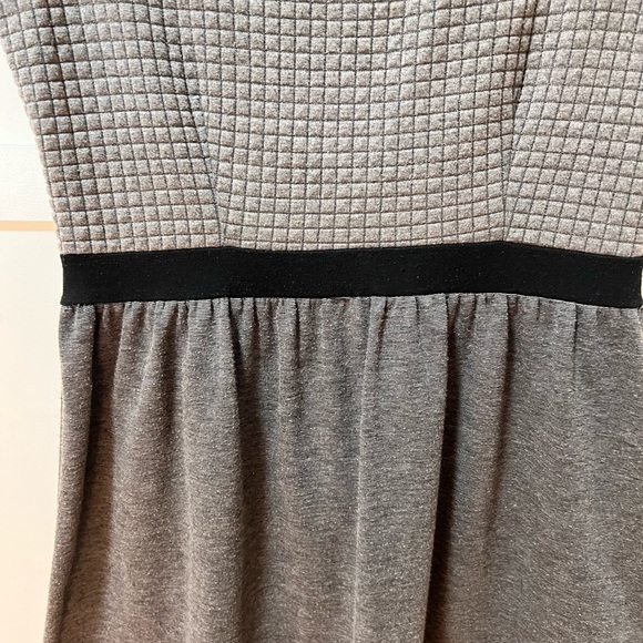 Grey Xhilaration Capped Sleeve Dress With Zippered Back - Picture 3 of 6